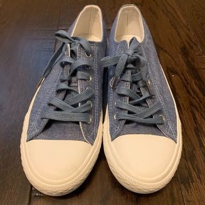 Loft canvas shoes